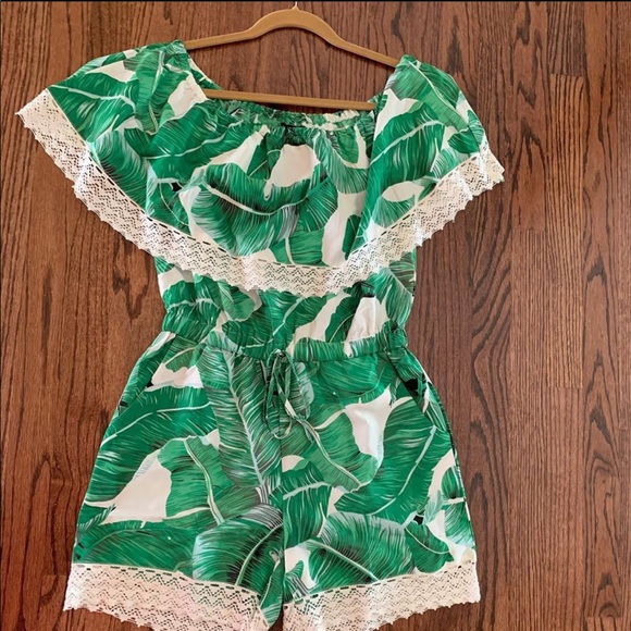FLORAL ROMPER💚 - Picture 1 of 1